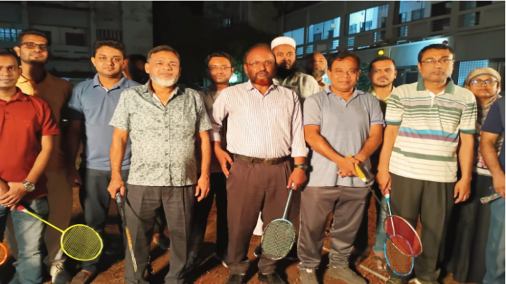 পিরোজপুর সরকারি মহিলা কলেজে ব্যাডমিন্টন প্রতিযোগিতার শুভ উদ্বোধন