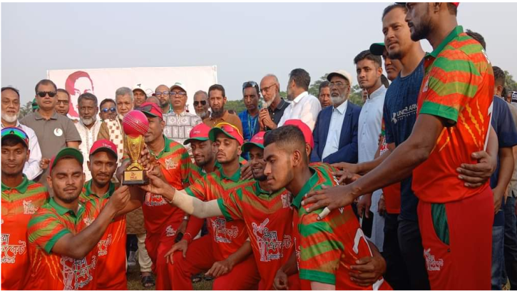 মাদক ও কিশোর গ্যাং থেকে ফিরাতে পিরোজপুরে জিয়া ক্রিকেট টুর্নামেন্ট অনুষ্ঠিত