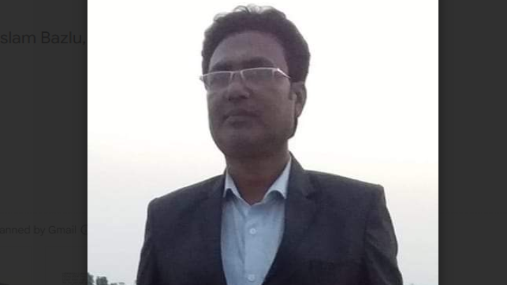 পাইকগাছায় লম্পট শিক্ষক মিলনের গ্রেফতারের দাবিতে মিছিল