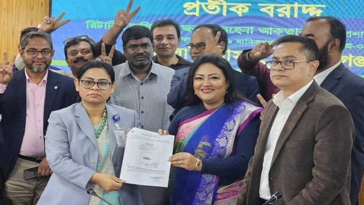 মানিকগঞ্জে তিনটি আসনে প্রার্থীদের মধ্যে প্রতীক বরাদ্দ