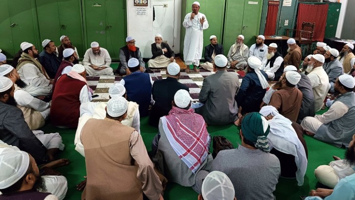 ভোট বর্জনের আহবান চরমোনাই পীরের