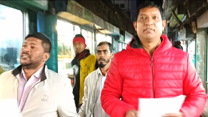 পিরোজপুরে নির্বাচন বর্জন করতে যুবদলের লিফলেট বিতরণ