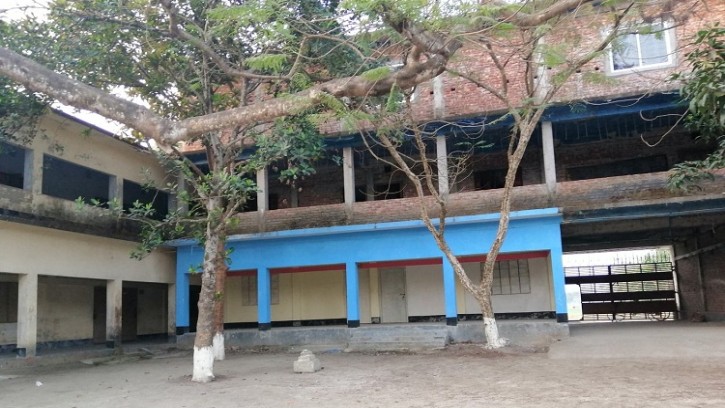 সর্বোচ্চ নম্বর পেয়েও নিয়োগ হচ্ছে না পলাশবাড়ী মাদ্রাসায়