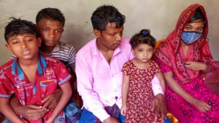 মোরেলগঞ্জে ৪ সন্তানের জননীকে নিয়ে ছাত্রলীগ নেতা লাপাত্তা