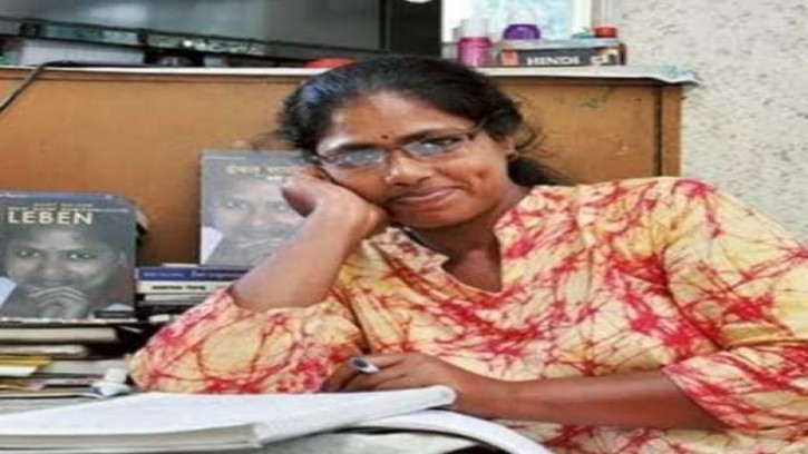 গৃহপরিচারিকা বেবি হালদার এখন নামি লেখিকা