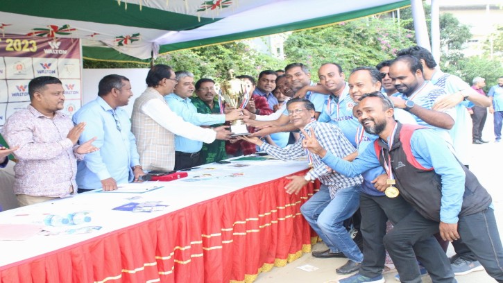 ইনকিলাব চ্যাম্পিয়ন, রানার্সআপ প্রতিদিনের বাংলাদেশ