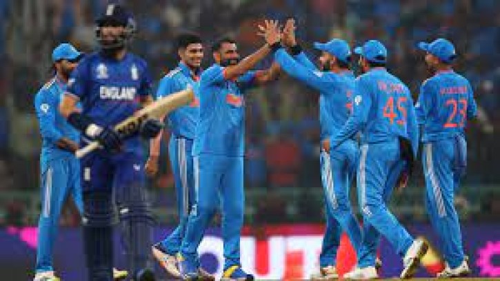 ইংল্যান্ডকে উড়িয়ে শীর্ষে ভারত