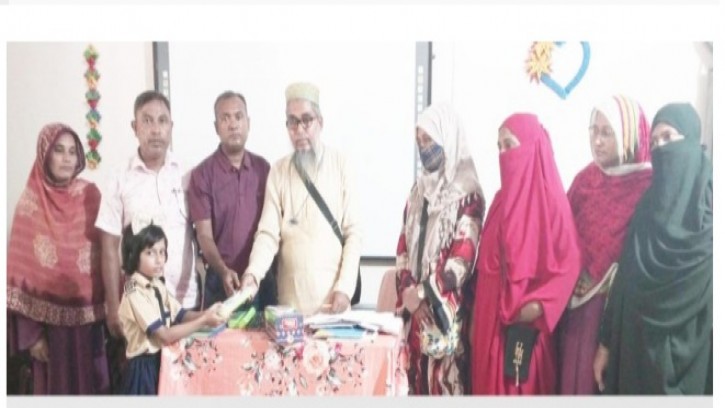 শ্রীপুর সরকারি প্রাথমিক বিদ্যালয়ে মেধাবীদের মাঝে পুরস্কার বিতরণ