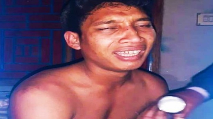 চাঁপাাইনবাবগঞ্জে জনতার হাতে ভুয়া র‌্যাব আটক