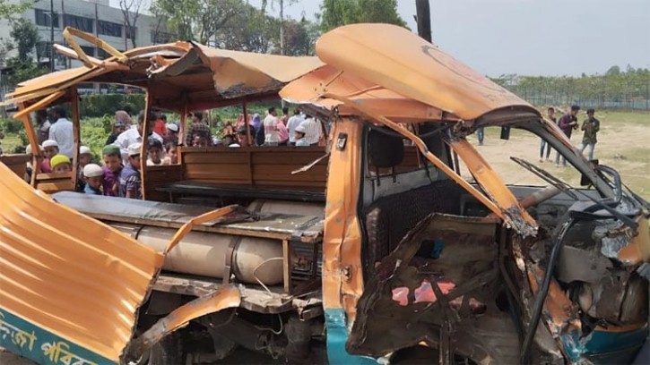 সিলেটে পিকআপ-লেগুনার সংঘর্ষে নিহত ৫