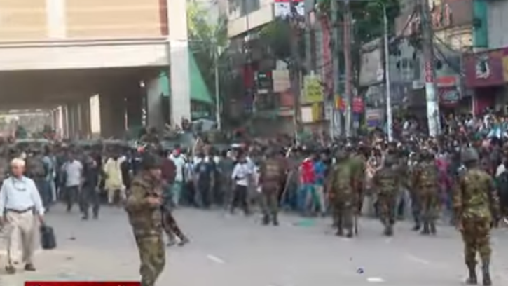 আবারও অনির্দিষ্টকালের কারফিউয়ে দেশ