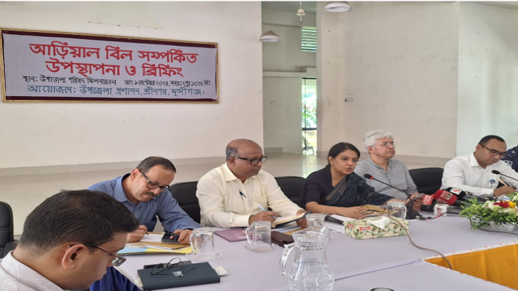 আড়িয়াল বিলের অবৈধ দখল মুক্ত করতে কঠোর পদক্ষেপের নির্দেশ পানিসম্পদ উপদেষ্টার