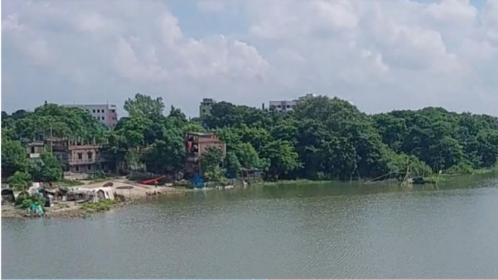 চাঁপাইনবাবগঞ্জের তিন নদীতে বাড়েনি পানি, শঙ্কা নেই বন্যার