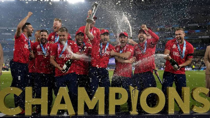 পাকিস্তানকে হারিয়ে একযুগ পর ফের চ্যাম্পিয়ন ইংল্যান্ড