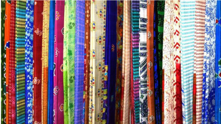  ঈদের কেনাকাটায় চাহিদা বেড়েছে রাজশাহীর সিল্কের 