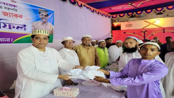এতিমদের সঙ্গে ইফতার ও অনুদান দিলেন জ্যাকব এমপি