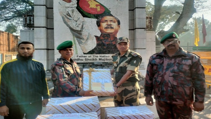 বেনাপোলে বিজয় দিবসে বিএসএফকে বিজিবির মিষ্টি উপহার