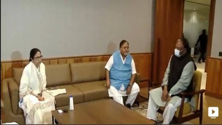 ভারত-বাংলাদেশ বিনিয়োগ- বাণিজ্যের বিপুল সম্ভাবনা রয়েছে