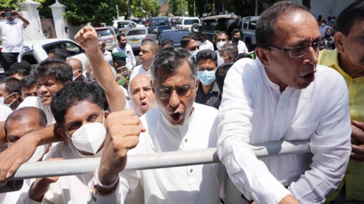 পদত্যাগ করলেন শ্রীলঙ্কার সব মন্ত্রী