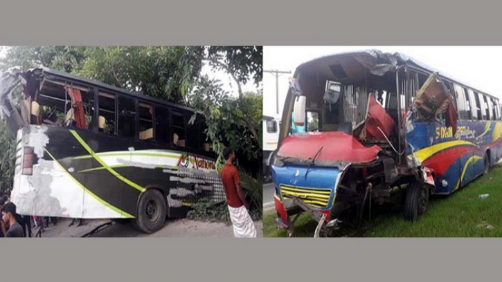 নাটোরে দু’টি বাসের মুখোমুখি সংঘর্ষে ৭ জন নিহত