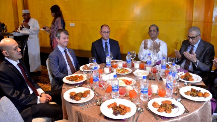 বিদেশি কূটনীতিকদের নিয়ে বিএনপির ইফতার