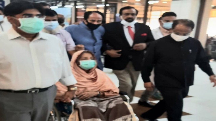 দেশে ফিরেছেন রওশন এরশাদ