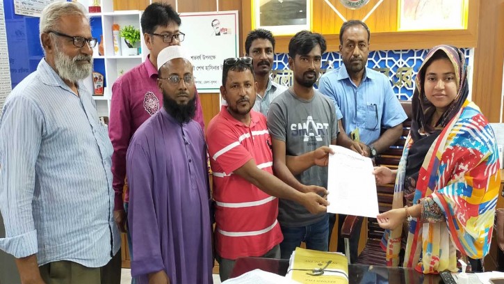 গণমাধ্যম সপ্তাহ জাতীয়ভাবে পালনের দাবিতে প্রধানমন্ত্রী বরাবর স্মারকলিপি