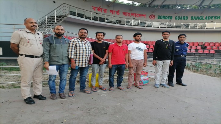 দেড় বছর পর বেনাপোল দিয়ে দেশে ফিরল তিন বাংলাদেশি যুবক