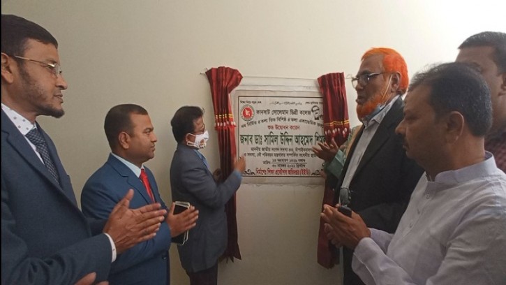 শিবগঞ্জে চারতলা একাডেমিক ভবন উদ্বোধন