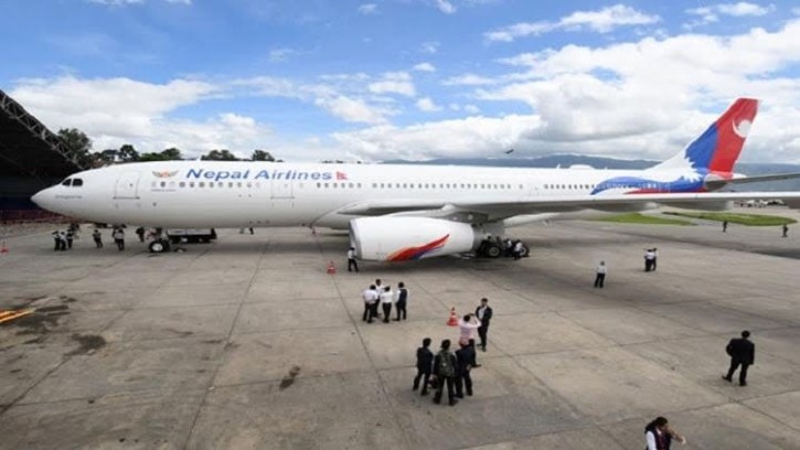 চট্টগ্রামে নেপাল এয়ারলাইন্সের ফ্লাইটের জরুরি অবতরণ