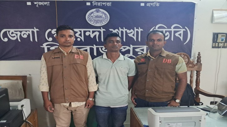 পিরোজপুরে মোটরসাইকেল চোর ও সাজাপ্রাপ্ত পলাতক আসামী গ্রেফতার