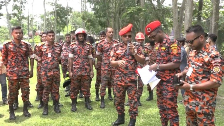 পিরোজপুরে ফায়ার সার্ভিস ও সিভিল ডিফেন্সের মহড়া