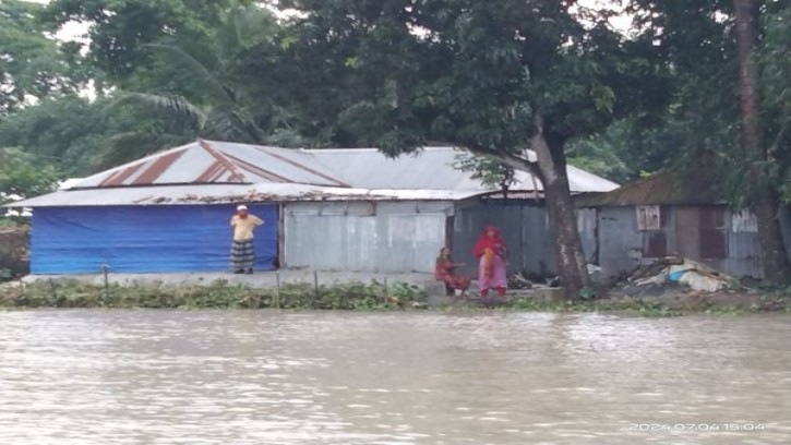 বন্যার্ত মানুষের পাশে দঁাড়ানোর সর্বাত্মক চেষ্টা করছি: সংসদ সদস্য রিপন