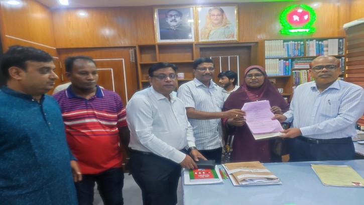 চাঁপাইনবাবগঞ্জে চেয়ারম্যান পদে একজন সহ ৩৫ জনের মনোনয়ন জমা