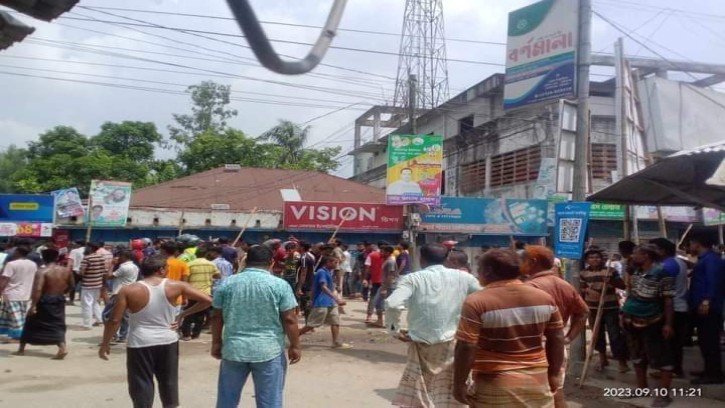 গোবিন্দগঞ্জে ঘোষণা দিয়ে দুই গ্রামবাসীর মধ্যে সংঘর্ষ : আহত ১২