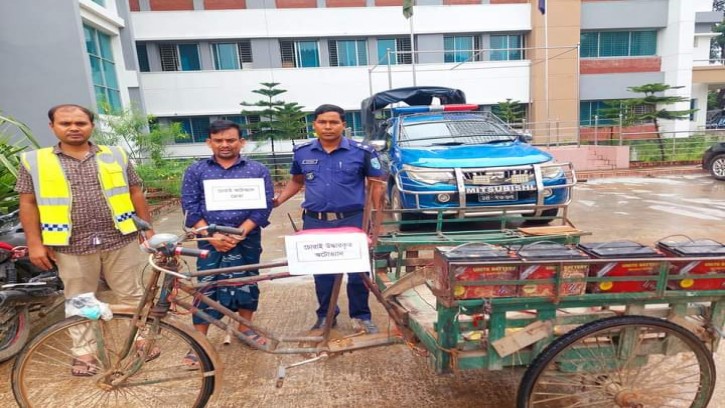  গোবিন্দগঞ্জে ছিনতাই হওয়া অটোভ্যান উদ্ধার- গ্রেফতার ১