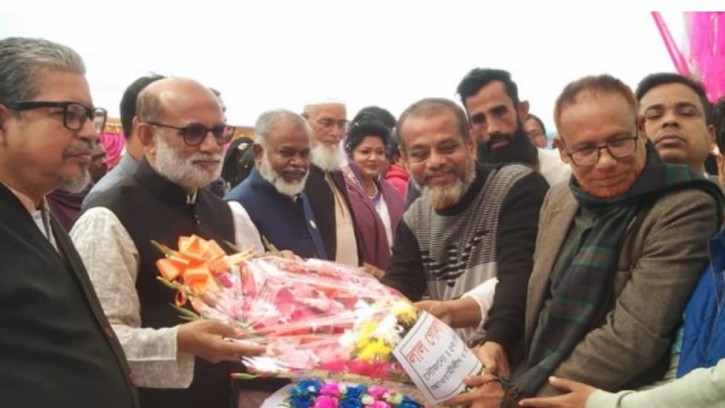 এমপি পরিচয় নয় একজন সেবক হিসেবে থাকতে চাই:  শ ম রেজাউল করিম