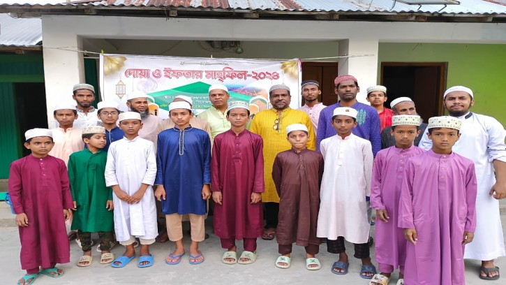 পিরোজপুরে সাপোর্ট মানব কল্যাণ সংস্থার সৌজন্যে  ইফতার ও দোয়া মাহফিল 