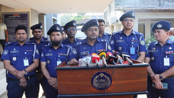 পিরোজপুরে ওমান প্রবাসীর বাড়ীতে চুরির জিনিসপত্র উদ্ধার : গ্রেপ্তার ১