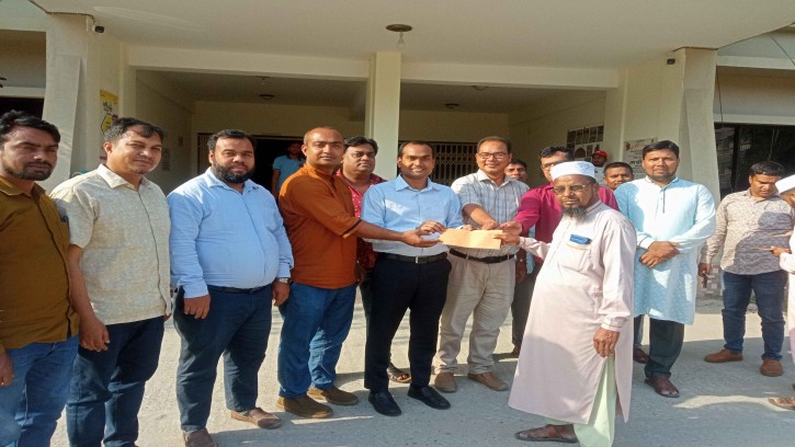 শিবগঞ্জে তিন ইয়াতিমখানায় চেক বিতরণ