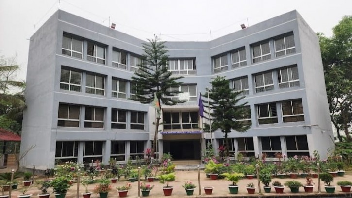 মানিকগঞ্জে সড়ক দুর্ঘটনায় ২ সবজি ব্যবসায়ী নিহত 