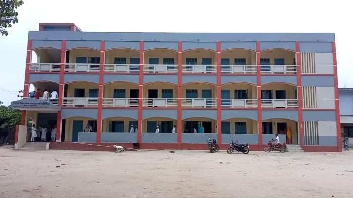 চাঁপাইনবাবগঞ্জে ৩৪৫ কোটিটাকা ব্যয়ে ২৫৯ শিক্ষাপ্রতিষ্ঠানে নতুন ভবন