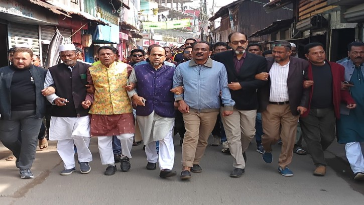 পিরোজপুরপুরে স্বতন্ত্রপ্রার্থীর কর্মী সমর্থককে হত্যার প্রতিবাদে বিক্ষোভ মিছিল