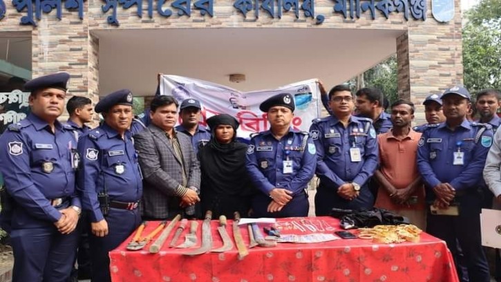 সিংগাইরে ১০ ডাকাত গ্রেফতার, মালামাল উদ্ধার