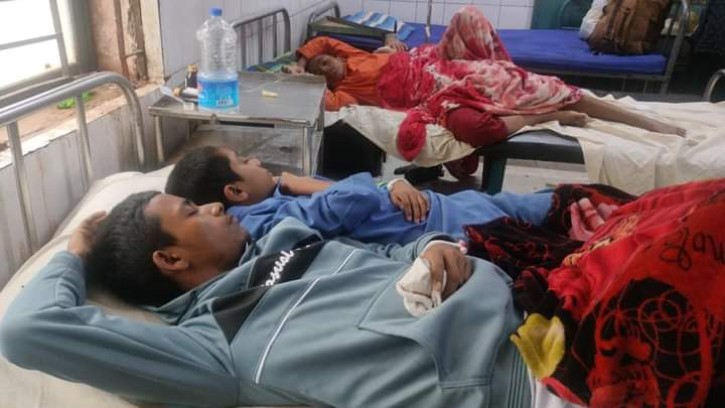 গাইবান্ধায় খাবারে বিষক্রিয়া হাসপাতালে ভর্তি ১৬ শিক্ষার্থী