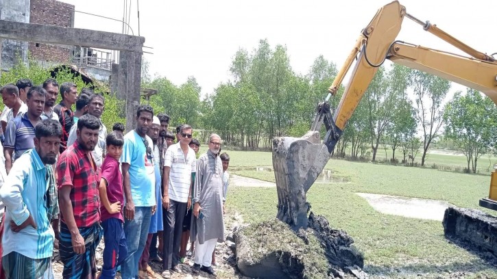 পাইকগাছা পৌরশহর রক্ষায় ৯শ’ মিটার বাঁধ