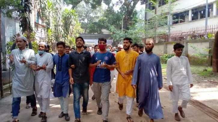 ঢাকা আলিয়া মাদ্রাসা শিক্ষার্থীদের বিক্ষোভ