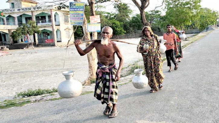 জলবায়ু পরিবর্তনের বিরূপ প্রভাবে হুমকির মুখে উপকূলীয় মানুষের জীবন-জীবিকা