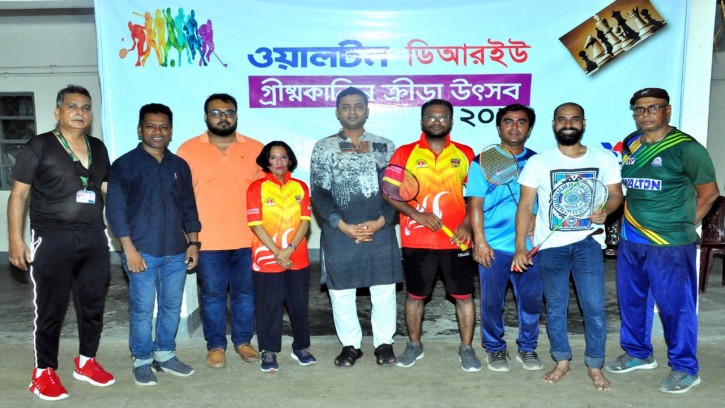 ব্যাডমিন্টন পুরুষ এককে চ্যাম্পিয়ন মানিক, নারী এককে লিসা