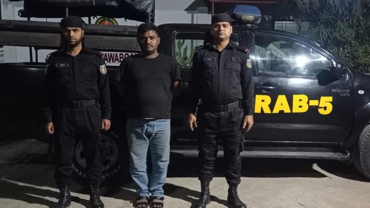 চাঁপাইনবাবগঞ্জে র‌্যাবের অভিযানে ৯৬ কেজি গাঁজাসহ একজন গ্রেপ্তার